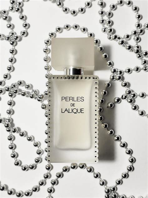 perles de lalique perfume.